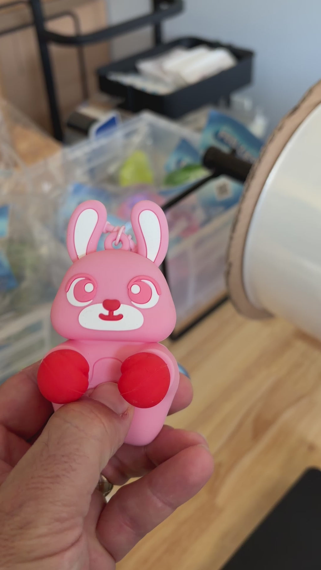 Feelzies™ Punch Pals — Squeeze-to-Punch Bag Charms
